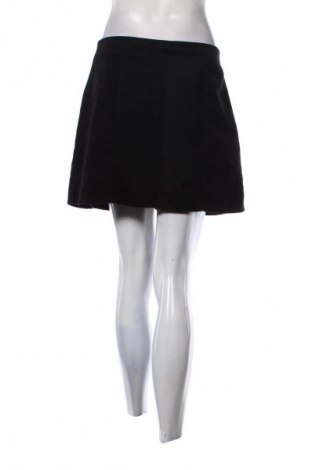 Пола H&M Divided, Размер L, Цвят Черен, Цена 13,99 лв.