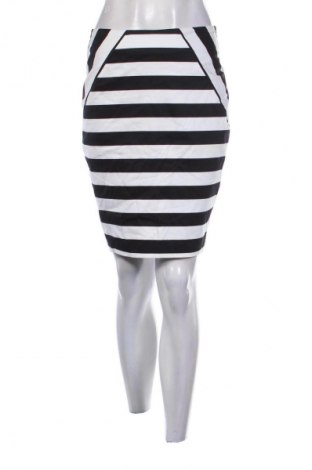 Пола Mohito, Размер M, Цвят Многоцветен, Цена 17,99 лв.