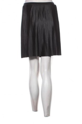 Пола Page One, Размер M, Цвят Черен, Цена 31,16 лв.