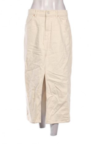 Пола Pull&Bear, Размер M, Цвят Бежов, Цена 20,99 лв.