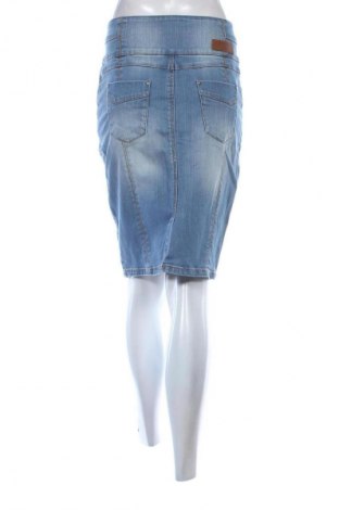 Пола Reserved, Размер S, Цвят Син, Цена 29,15 лв.