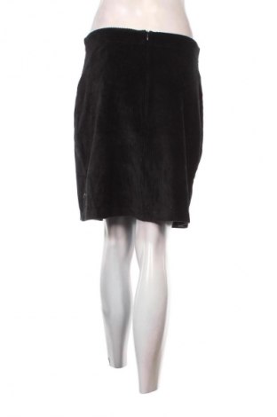 Пола S.Oliver, Размер M, Цвят Черен, Цена 13,99 лв.