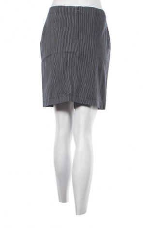 Пола She, Размер M, Цвят Многоцветен, Цена 10,99 лв.