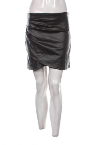 Пола Sinsay, Размер M, Цвят Черен, Цена 15,00 лв.