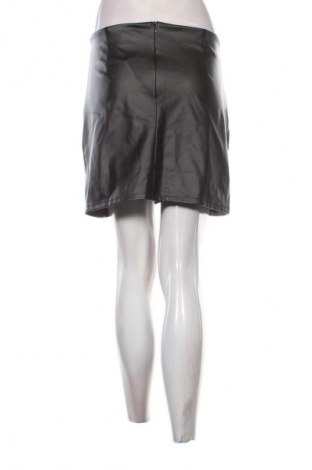 Пола Sinsay, Размер M, Цвят Черен, Цена 15,00 лв.