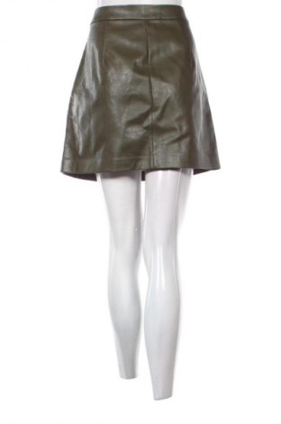 Пола Stradivarius, Размер L, Цвят Зелен, Цена 17,99 лв.