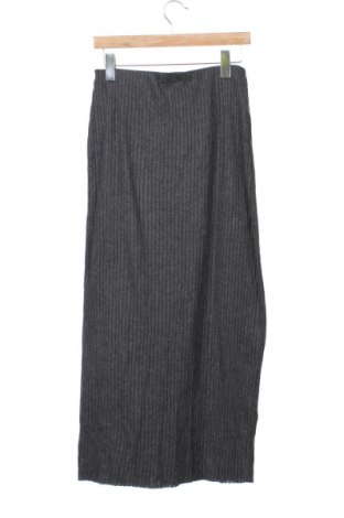 Пола Unbranded, Размер M, Цвят Сив, Цена 20,99 лв.