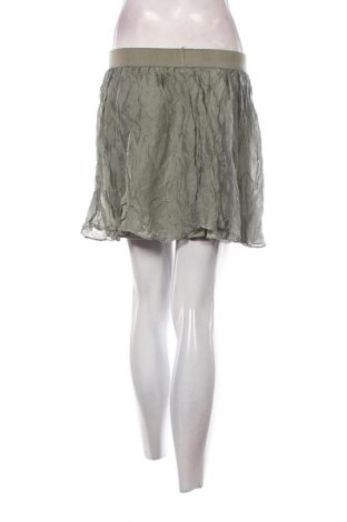 Пола Unbranded, Размер S, Цвят Зелен, Цена 16,99 лв.