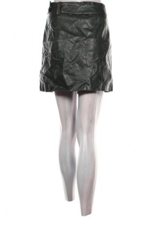 Пола Unbranded, Размер L, Цвят Зелен, Цена 12,99 лв.