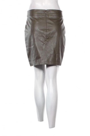 Пола VILA, Размер M, Цвят Зелен, Цена 20,99 лв.