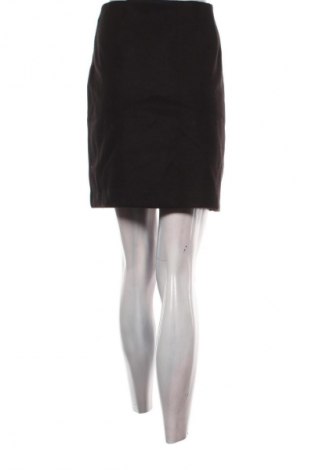 Пола Vero Moda, Размер L, Цвят Черен, Цена 9,99 лв.