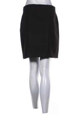 Пола Vero Moda, Размер M, Цвят Черен, Цена 13,99 лв.