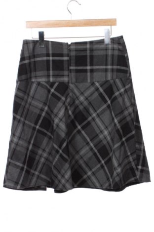 Пола Yessica, Размер L, Цвят Многоцветен, Цена 9,99 лв.