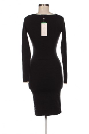 Šaty  Anna Field, Velikost M, Barva Černá, Cena  939,00 Kč