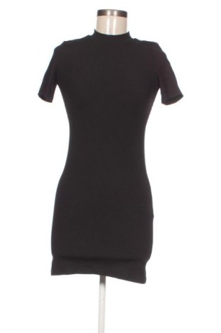 Šaty  Bershka, Velikost M, Barva Černá, Cena  495,00 Kč