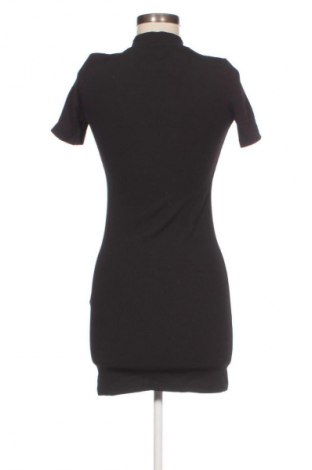 Šaty  Bershka, Velikost M, Barva Černá, Cena  495,00 Kč