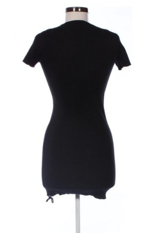 Sukienka Bershka, Rozmiar M, Kolor Czarny, Cena 89,98 zł
