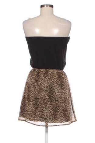 Рокля Bershka, Размер M, Цвят Многоцветен, Цена 26,99 лв.