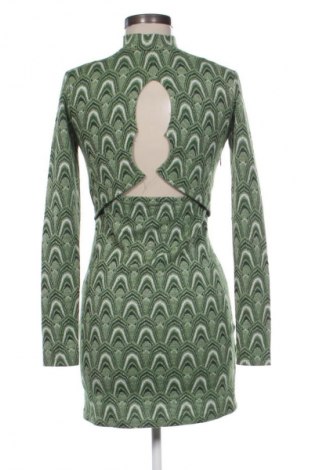 Рокля Bershka, Размер S, Цвят Многоцветен, Цена 70,01 лв.