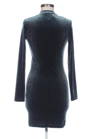 Šaty  Bershka, Velikost M, Barva Zelená, Cena  494,00 Kč