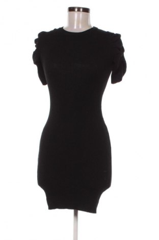 Рокля Bershka, Размер M, Цвят Черен, Цена 23,99 лв.