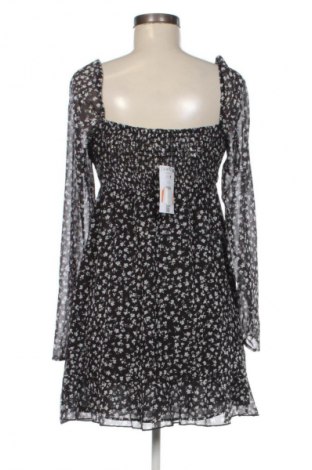 Рокля Bershka, Размер L, Цвят Многоцветен, Цена 18,99 лв.