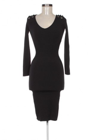 Рокля Bershka, Размер XS, Цвят Черен, Цена 39,00 лв.