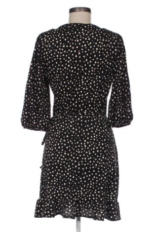 Рокля Bershka, Размер L, Цвят Многоцветен, Цена 39,00 лв.