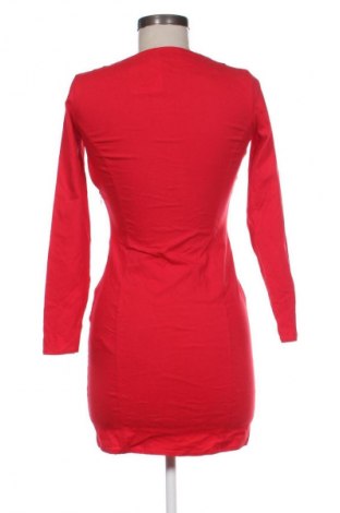 Рокля Bershka, Размер M, Цвят Червен, Цена 17,99 лв.