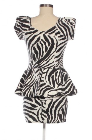 Kleid Boohoo, Größe L, Farbe Mehrfarbig, Preis 19,95 €