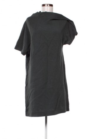 Рокля COS, Размер M, Цвят Зелен, Цена 84,99 лв.