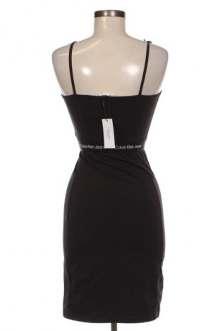 Рокля Calvin Klein Jeans, Размер S, Цвят Черен, Цена 157,99 лв.