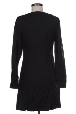 Рокля Calvin Klein Jeans, Размер S, Цвят Черен, Цена 157,99 лв.