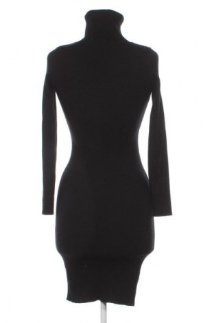 Рокля Cherry Koko, Размер M, Цвят Черен, Цена 39,10 лв.