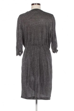 Ruha DNY, Méret S, Szín Ezüstös, Ár 11 699 Ft