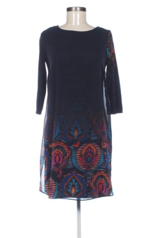 Рокля Desigual, Размер S, Цвят Многоцветен, Цена 221,54 лв.