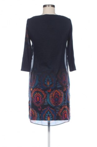 Рокля Desigual, Размер S, Цвят Многоцветен, Цена 221,54 лв.