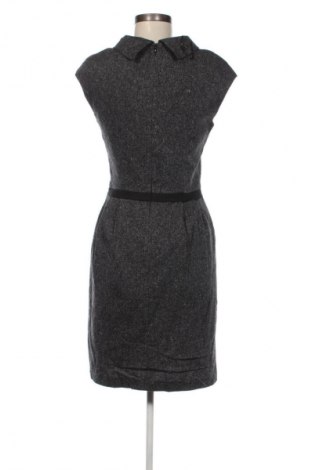 Рокля Dika, Размер M, Цвят Сив, Цена 40,99 лв.