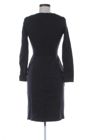 Рокля Escada, Размер XS, Цвят Черен, Цена 171,00 лв.