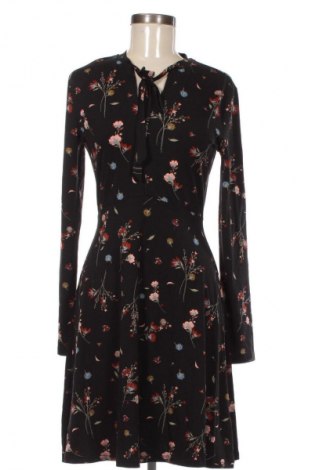 Рокля Esprit, Размер M, Цвят Многоцветен, Цена 44,99 лв.