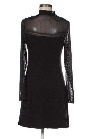 Рокля Gap, Размер M, Цвят Черен, Цена 27,99 лв.