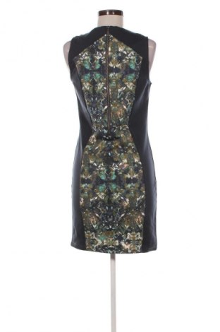 Рокля Garcia Jeans, Размер M, Цвят Многоцветен, Цена 65,99 лв.