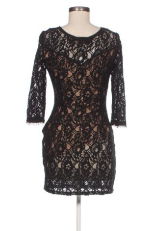 Рокля Guess, Размер XS, Цвят Многоцветен, Цена 87,99 лв.