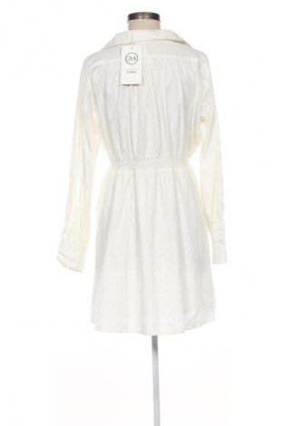 Рокля Guido Maria Kretschmer for About You, Размер M, Цвят Бял, Цена 108,00 лв.