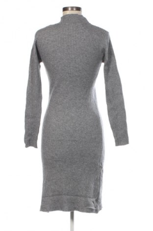 Kleid Guts & Gusto, Größe M, Farbe Grau, Preis 24,99 €