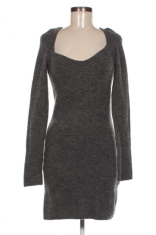 Kleid H&M, Größe S, Farbe Grau, Preis 15,99 €