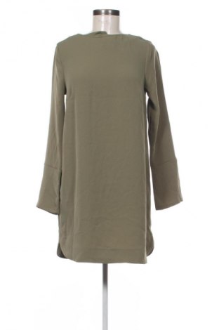 Рокля H&M, Размер M, Цвят Зелен, Цена 18,99 лв.
