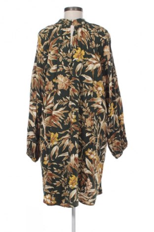 Рокля H&M, Размер XL, Цвят Многоцветен, Цена 14,99 лв.