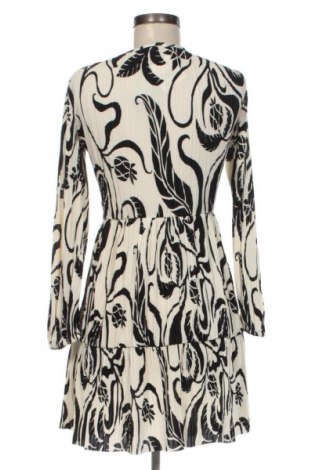 Рокля H&M, Размер S, Цвят Бежов, Цена 55,99 лв.