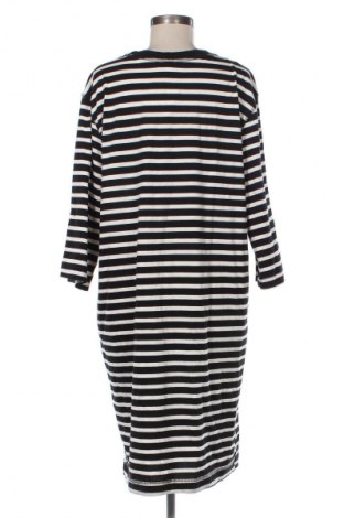 Рокля H&M, Размер L, Цвят Многоцветен, Цена 22,99 лв.